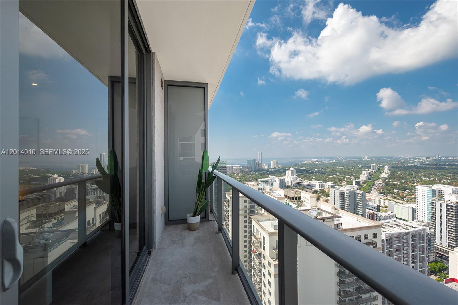 55 SW 9th St #4208 Miami, FL 33130