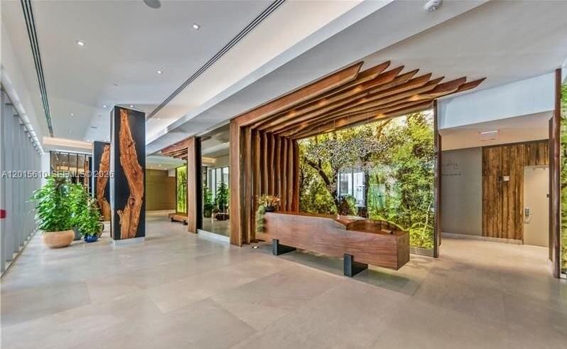 1010 Brickell Ave #2810 Miami, FL 33131
