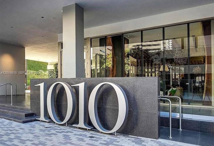 1010 Brickell #2810 Miami, FL 33131
