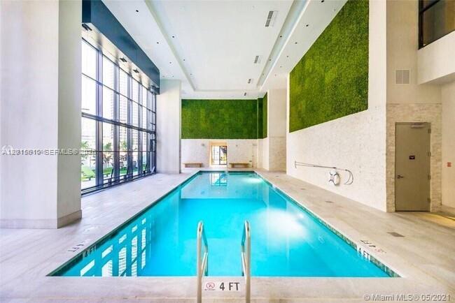 1010 Brickell Ave #2810 Miami, FL 33131