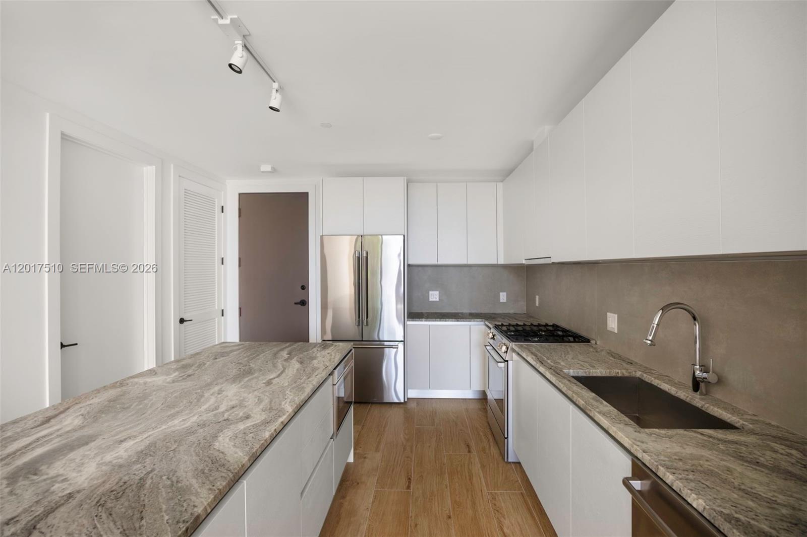3034 Oak Ave #203 Coconut Grove, FL 33133