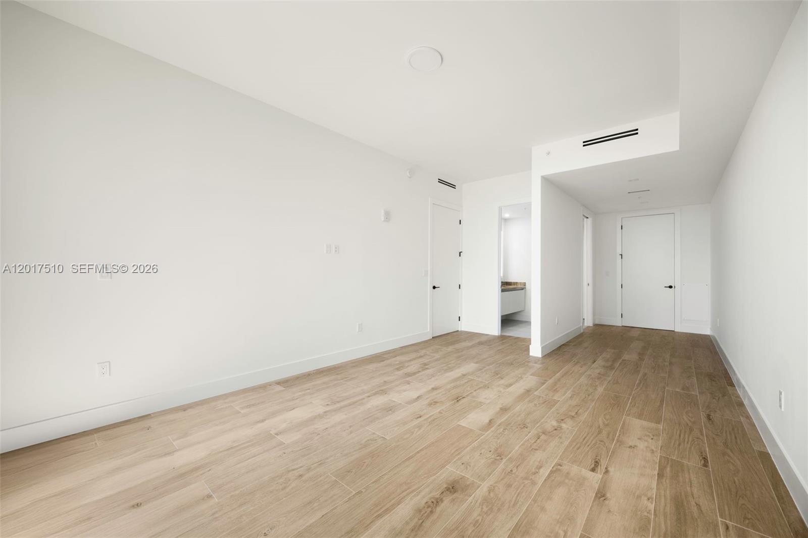 3034 Oak Ave #203 Coconut Grove, FL 33133