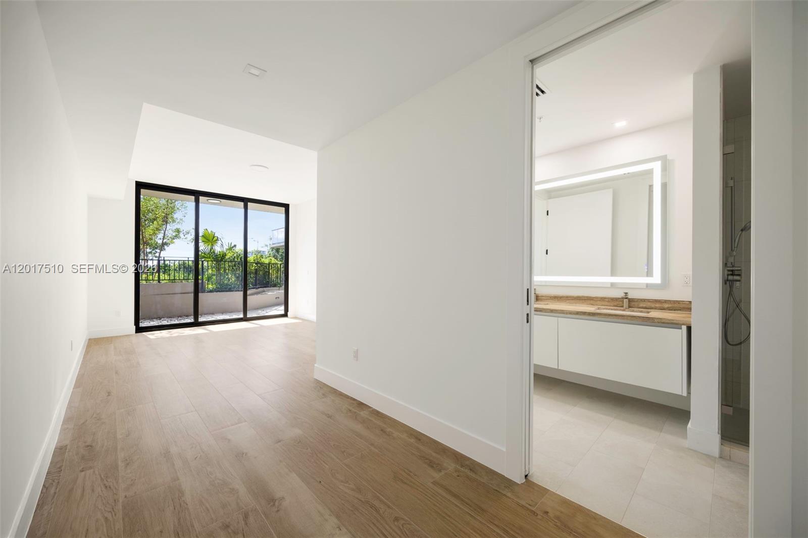 3034 Oak Ave #203 Coconut Grove, FL 33133