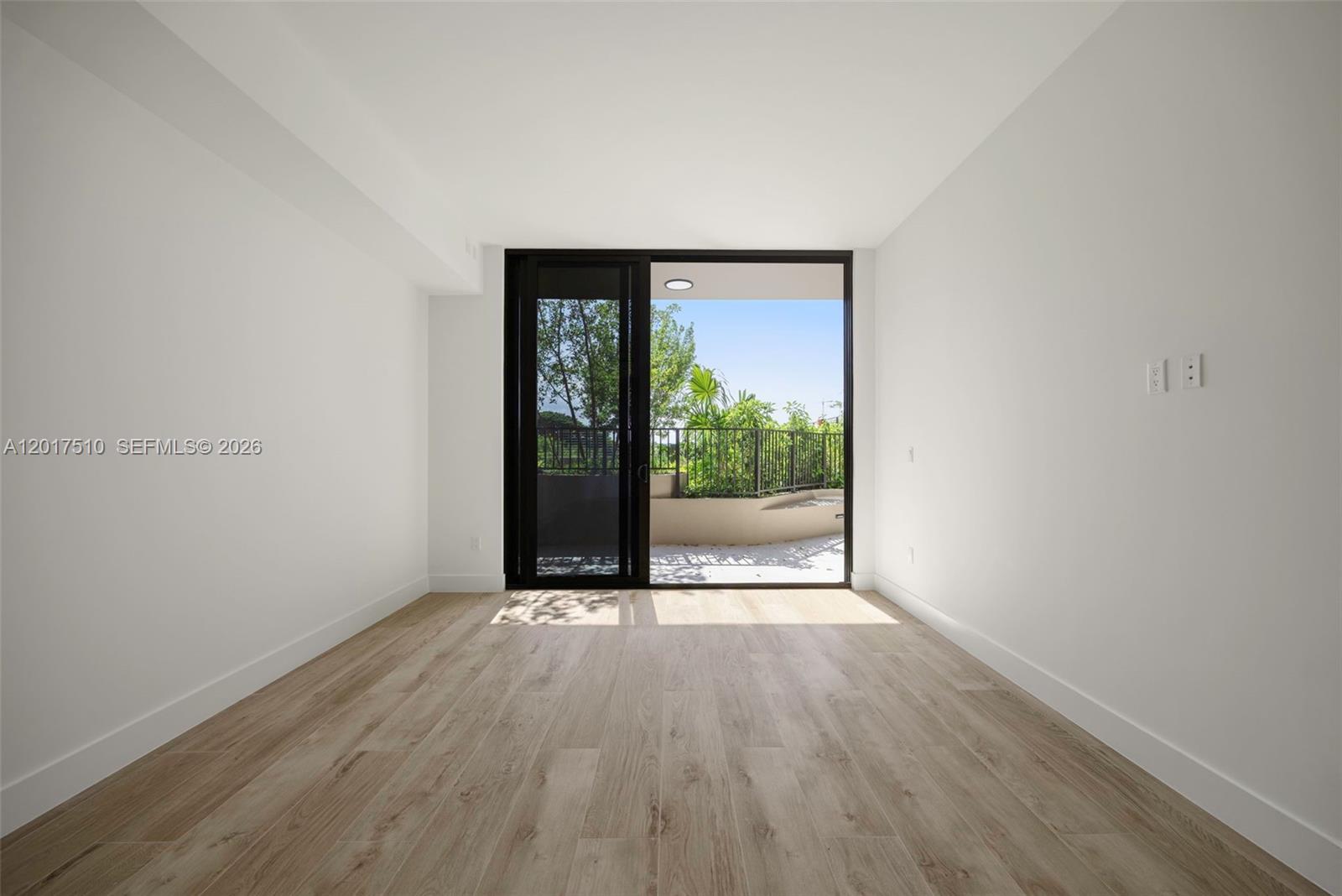 3034 Oak Ave #203 Coconut Grove, FL 33133