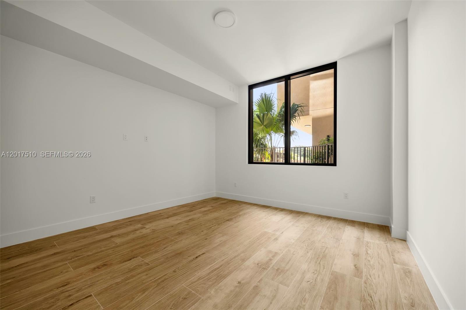 3034 Oak Ave #203 Coconut Grove, FL 33133