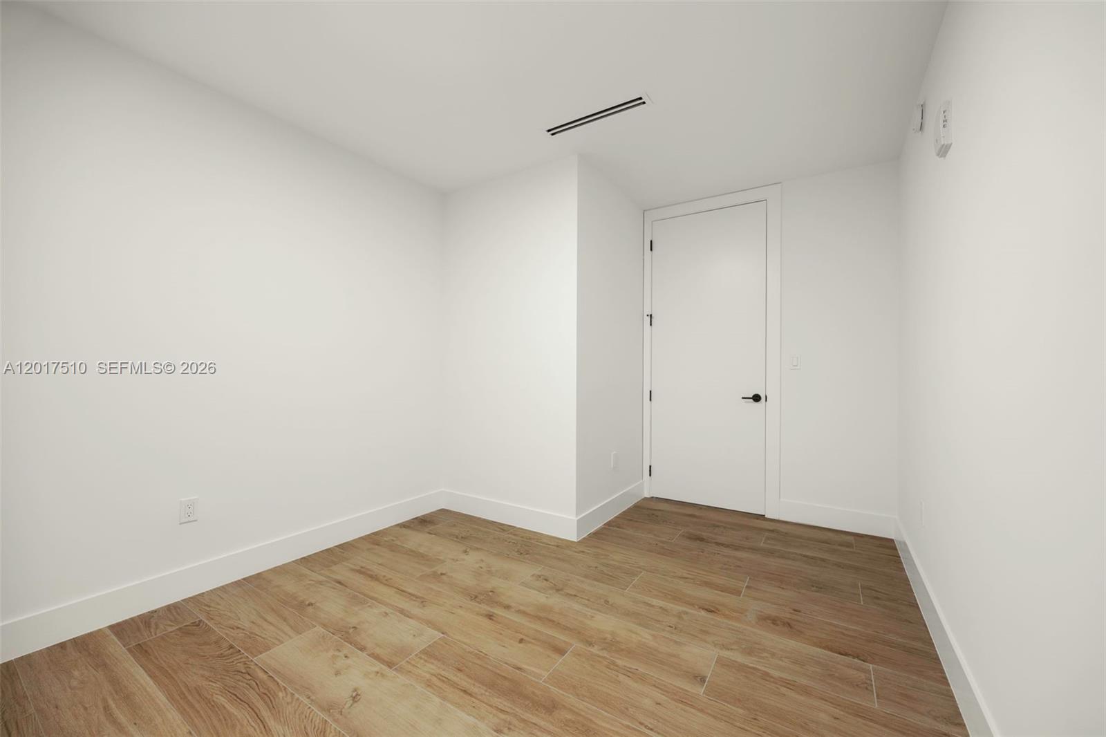 3034 Oak Ave #203 Coconut Grove, FL 33133