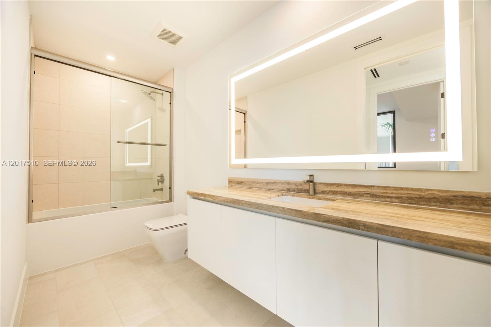 3034 Oak Ave #203 Coconut Grove, FL 33133