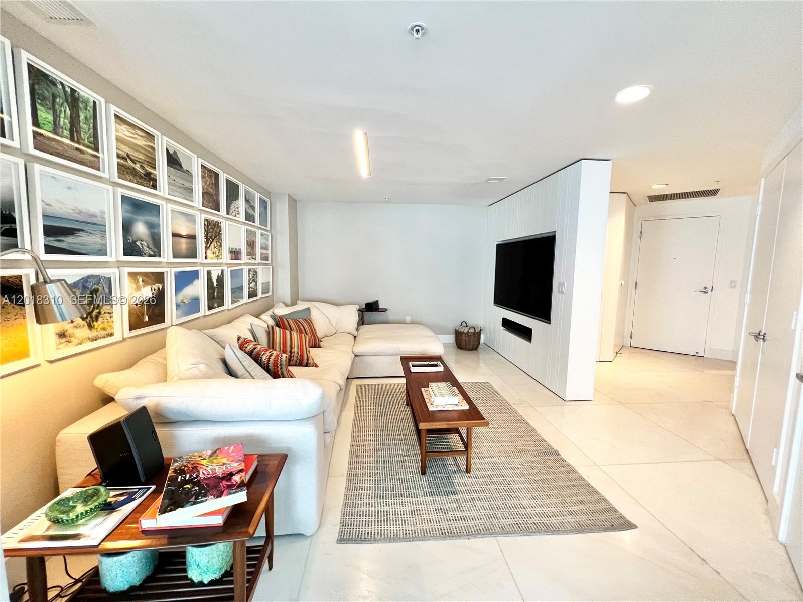 17111 Biscayne Blvd #1102