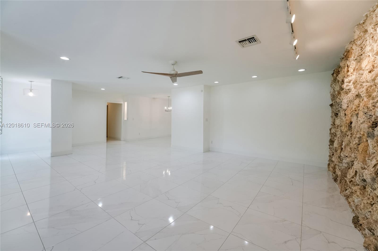 7220 SW 69th Ct Miami, FL 33143
