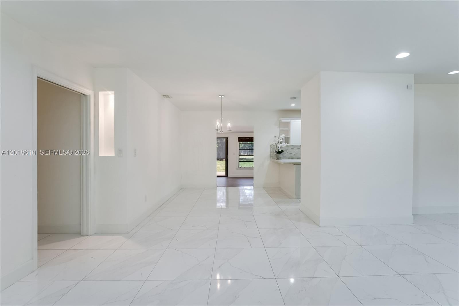 7220 SW 69th Ct Miami, FL 33143