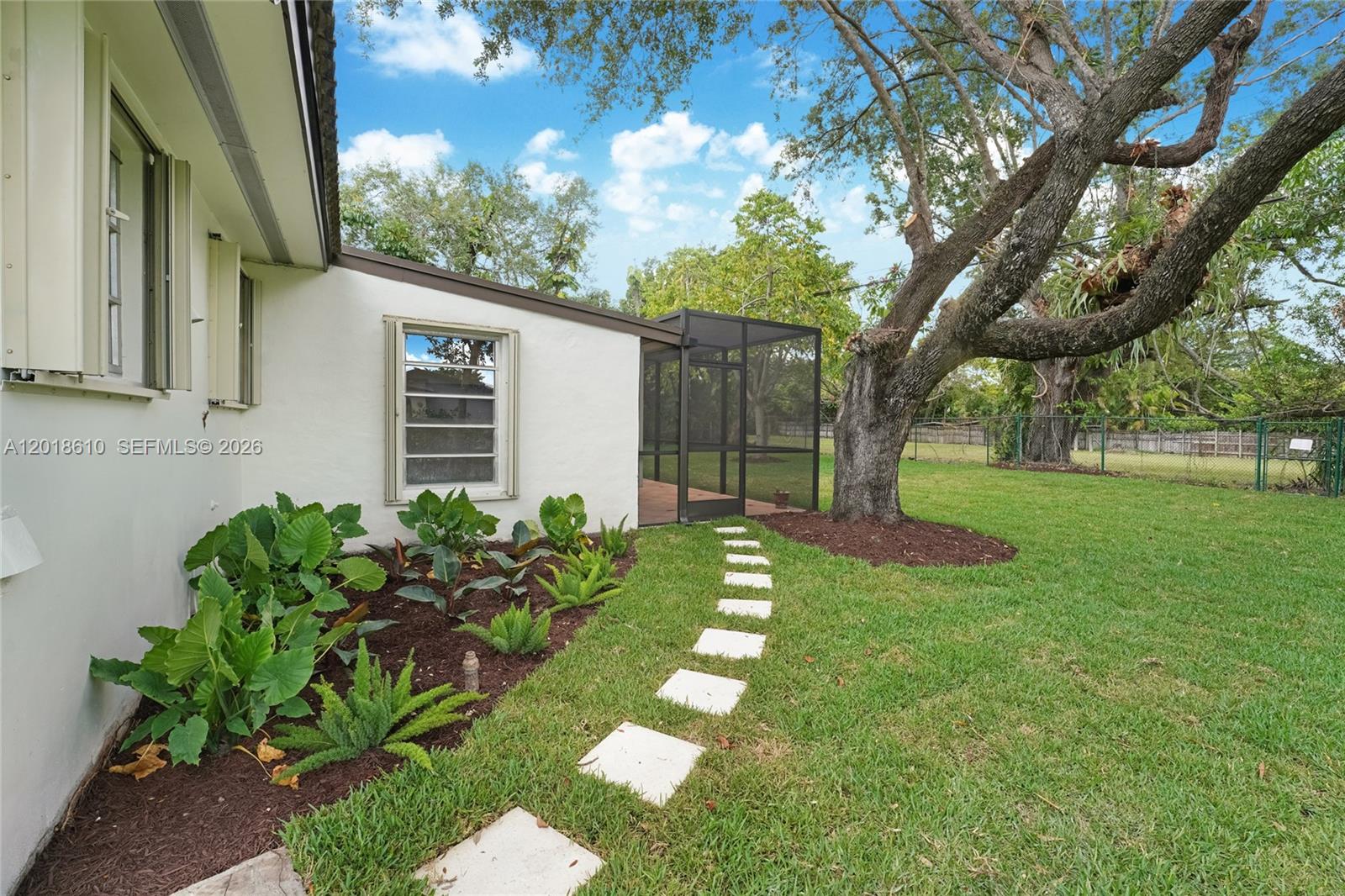 7220 SW 69th Ct Miami, FL 33143