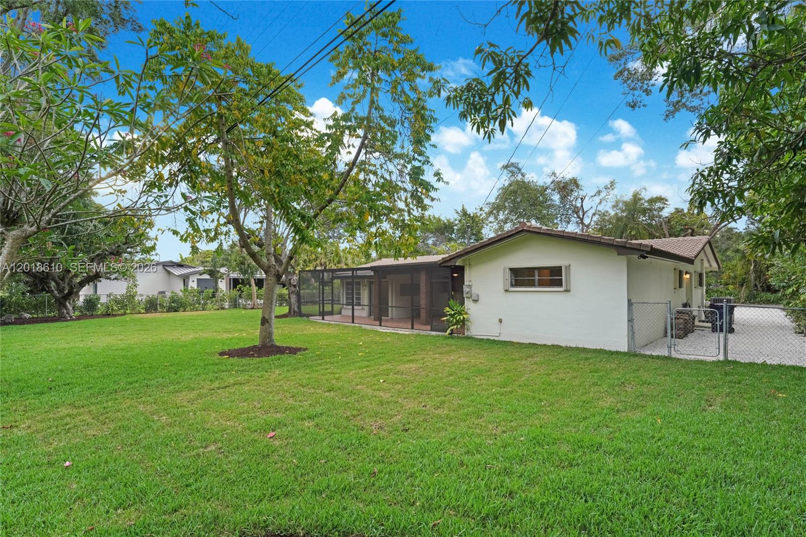 7220 SW 69th Ct Miami, FL 33143
