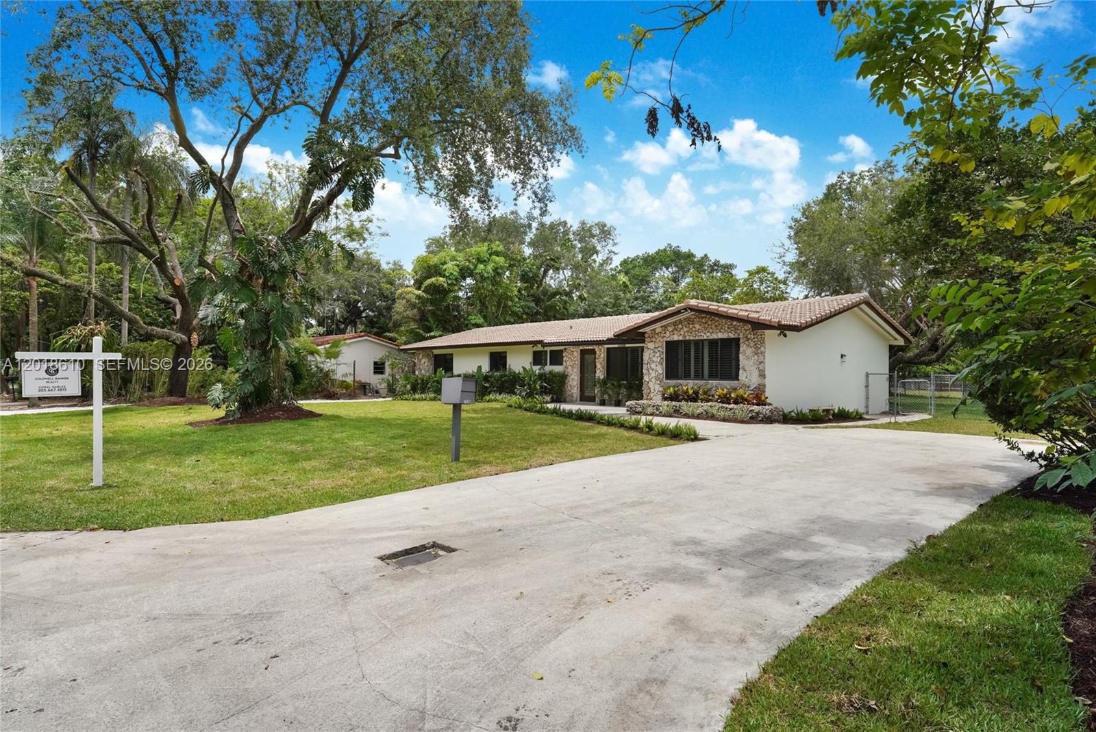 7220 SW 69th Ct Miami, FL 33143