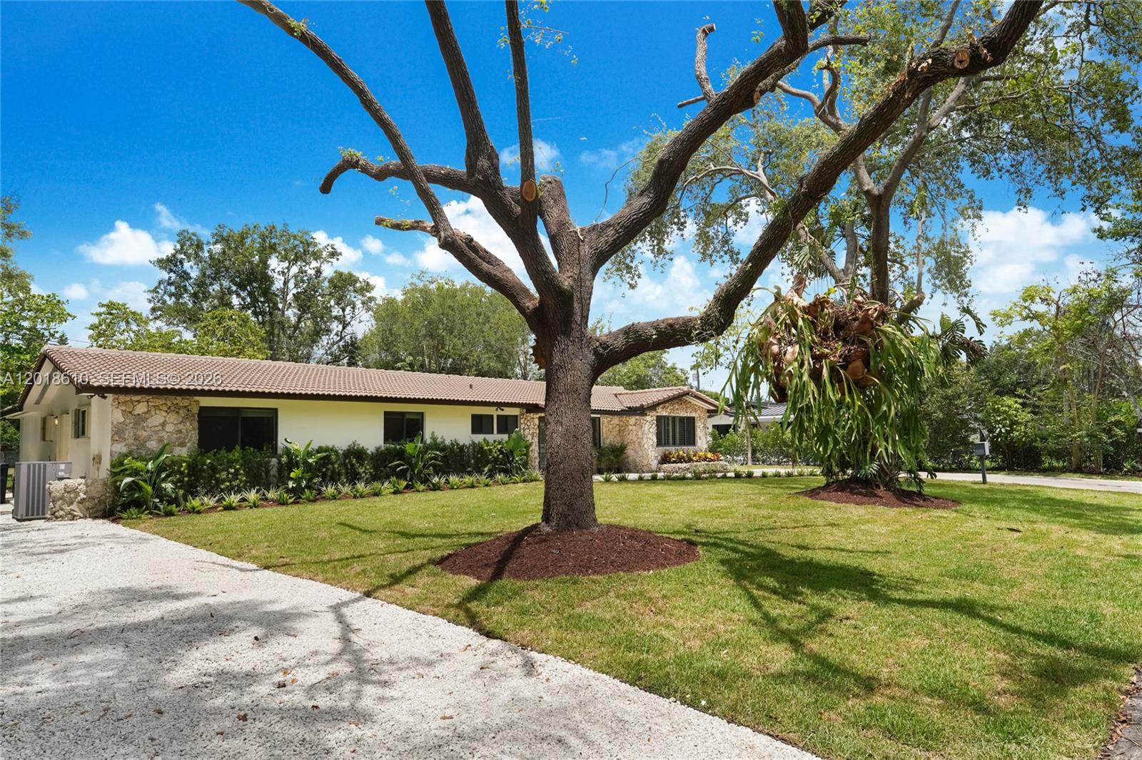 7220 SW 69th Ct Miami, FL 33143