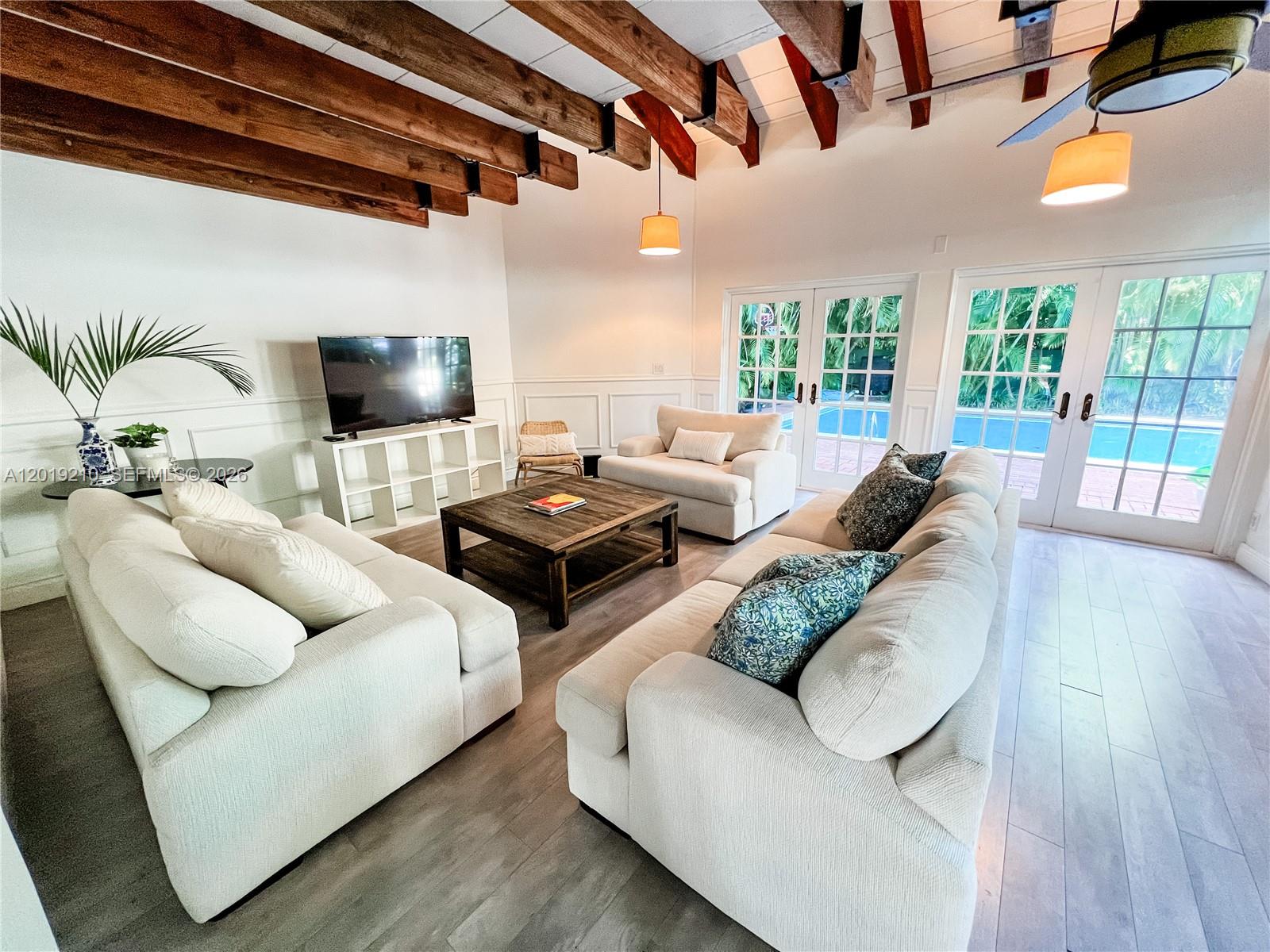 320 W 55th St Miami Beach, FL 33140