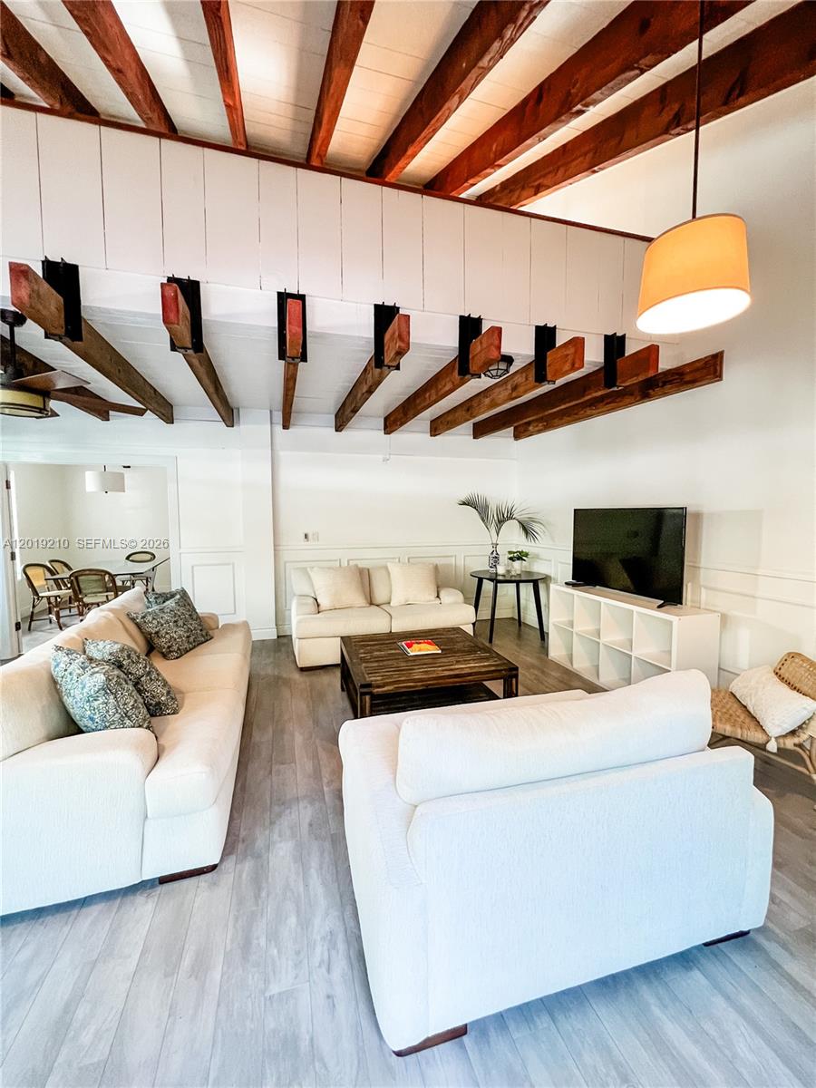 320 W 55th St Miami Beach, FL 33140