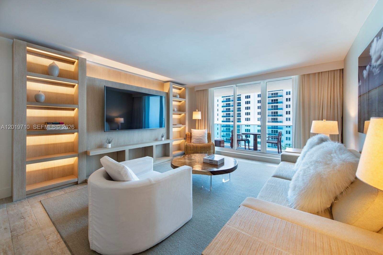 102 24th St #1012 Miami Beach, FL 33139