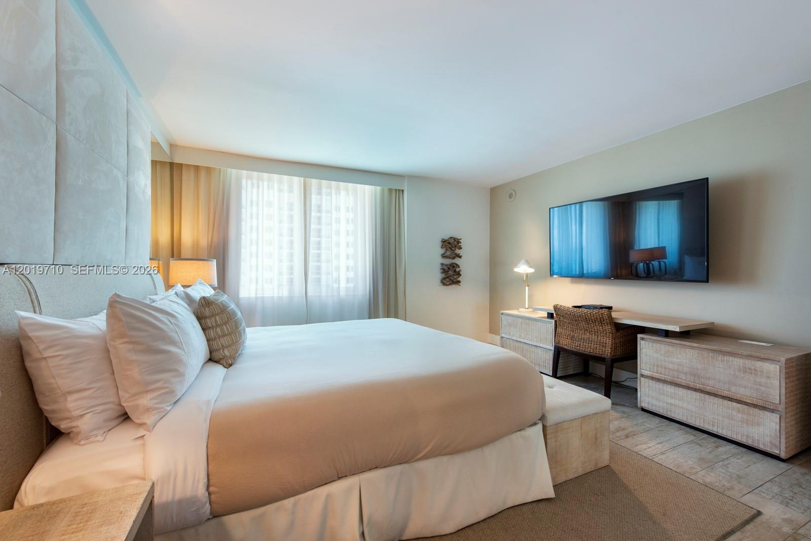 102 24th St #1012 Miami Beach, FL 33139
