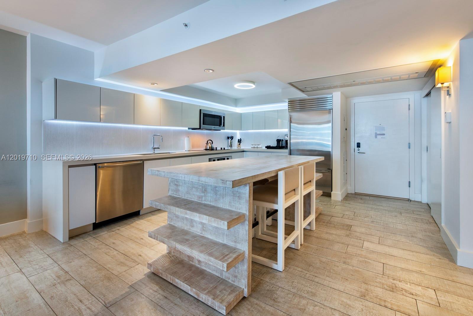 102 24th St #1012 Miami Beach, FL 33139