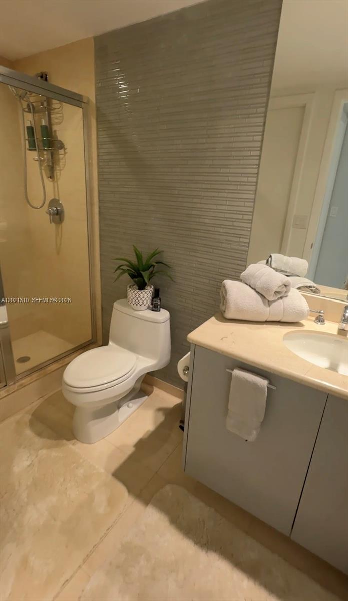 50 Biscayne Blvd #2501 Miami, FL 33132