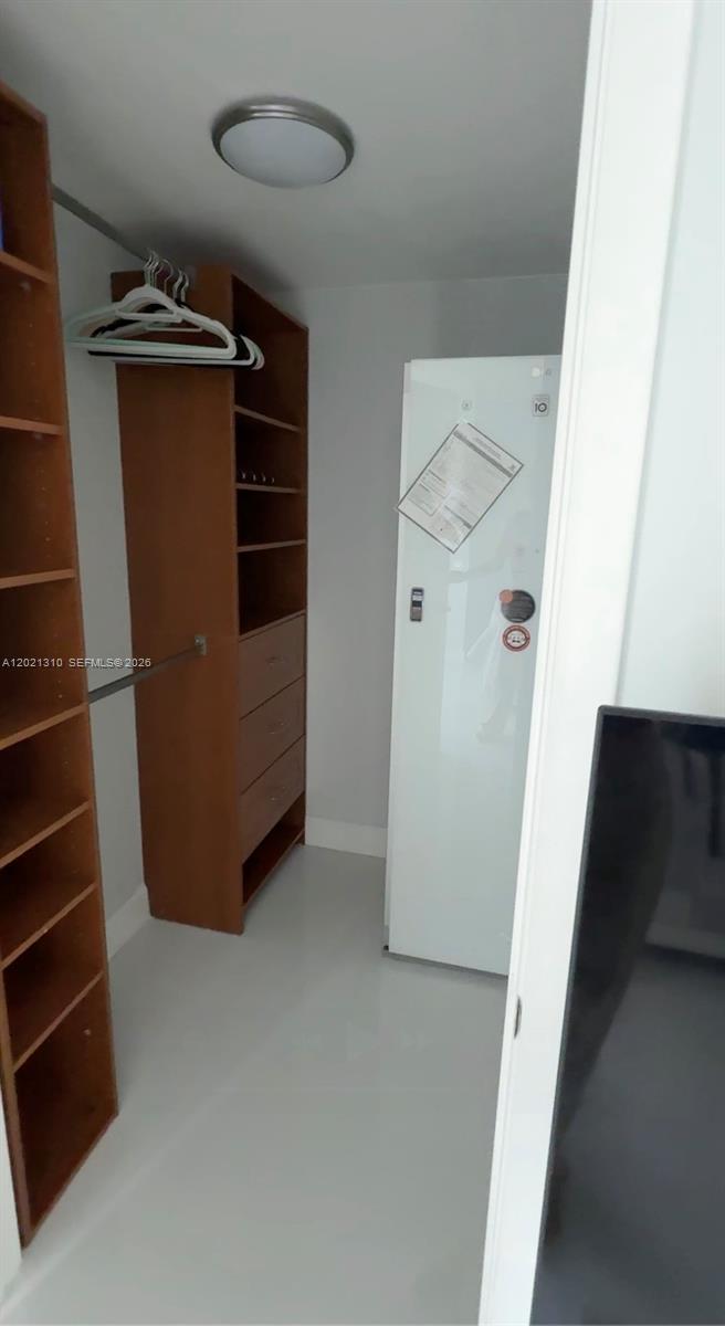 50 Biscayne Blvd #2501 Miami, FL 33132