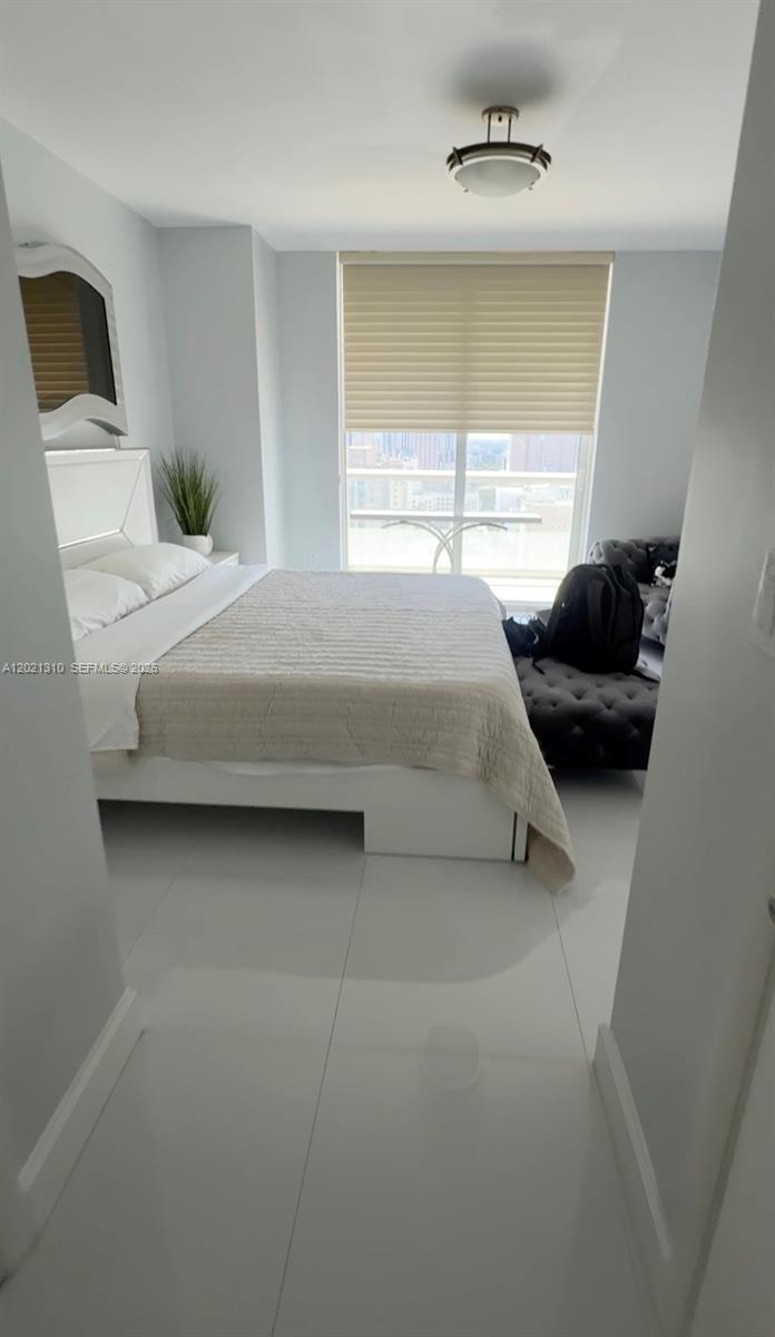 50 Biscayne Blvd #2501 Miami, FL 33132