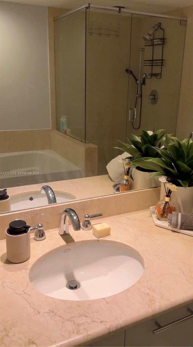 50 Biscayne Blvd #2501 Miami, FL 33132