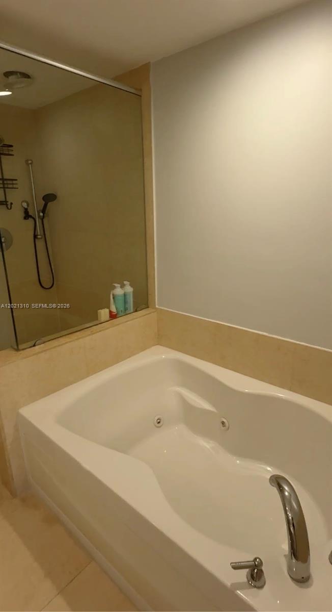 50 Biscayne Blvd #2501 Miami, FL 33132
