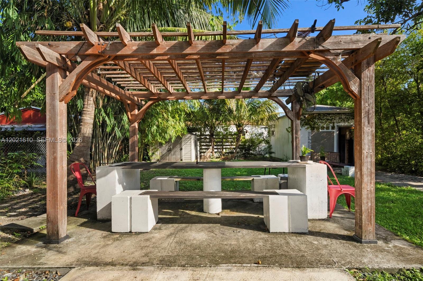 555 NE 73rd St Miami, FL 33138