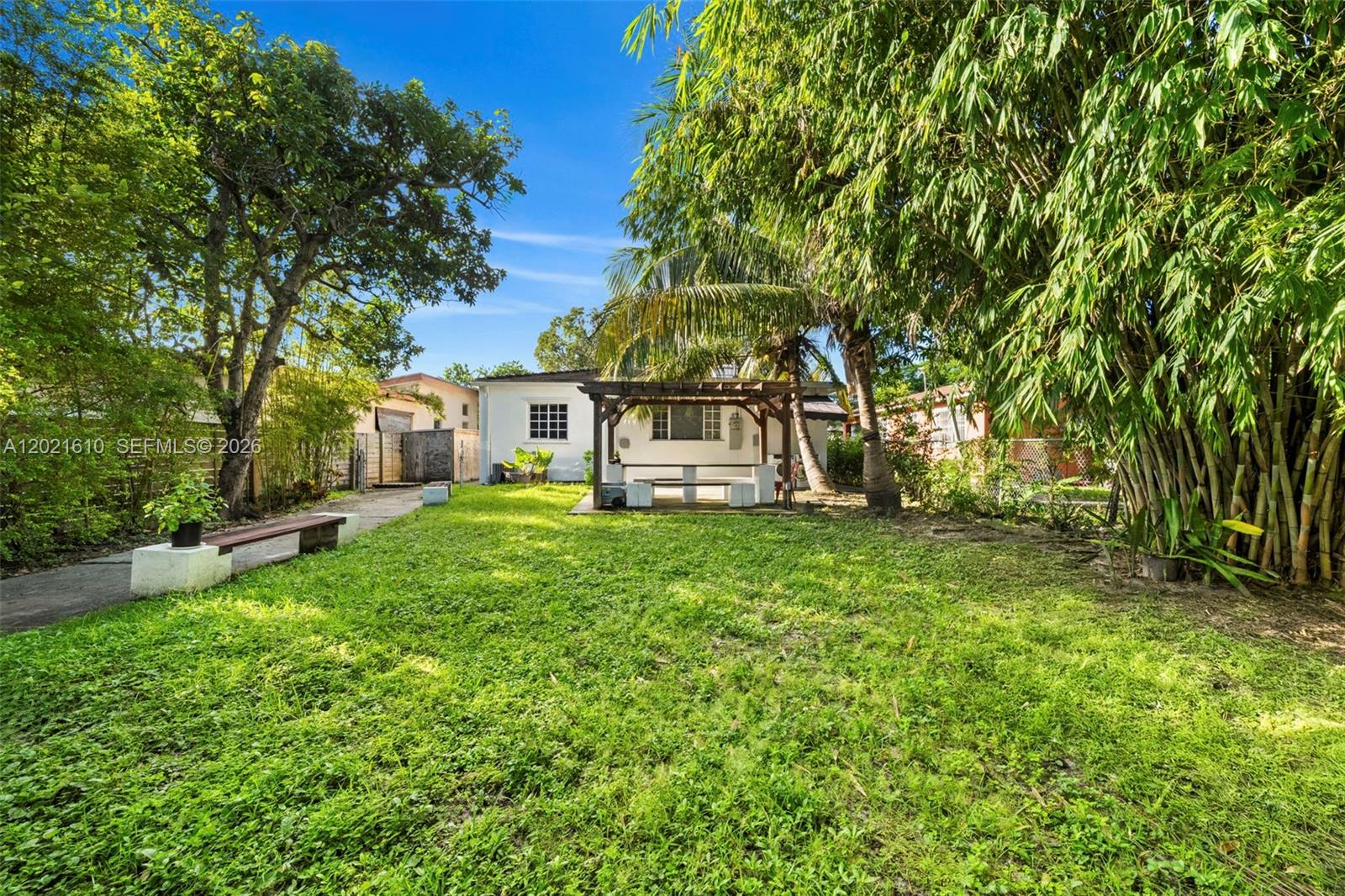 555 NE 73rd St Miami, FL 33138
