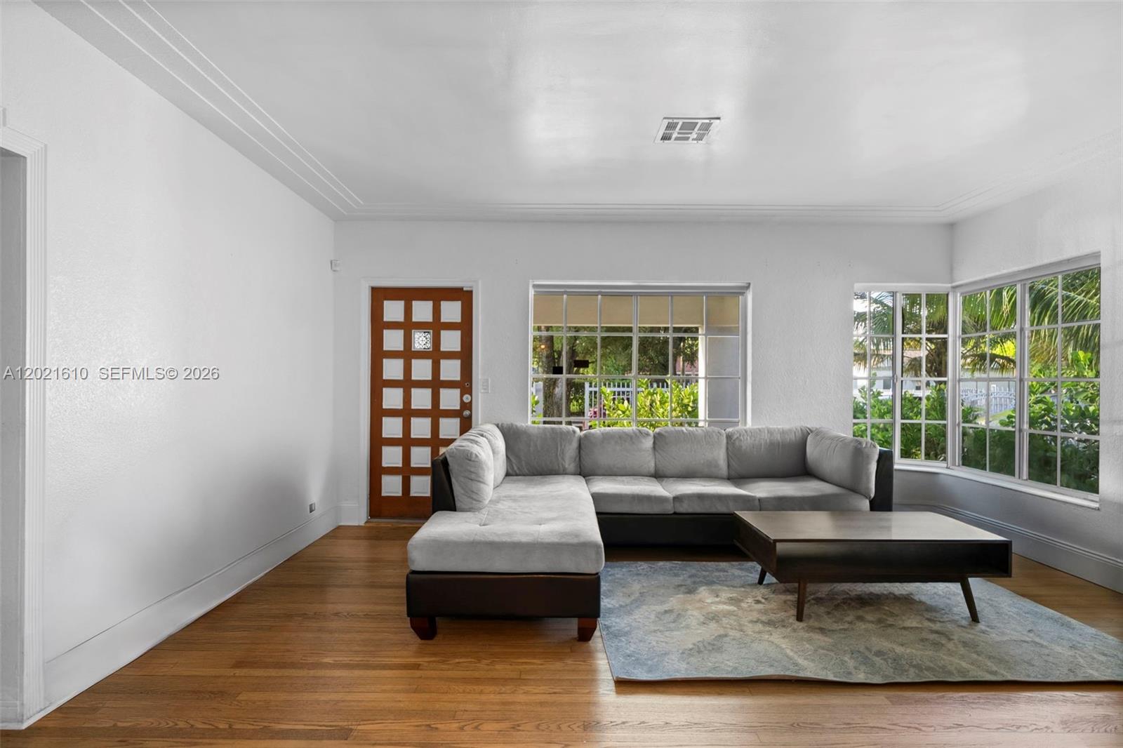 555 NE 73rd St Miami, FL 33138