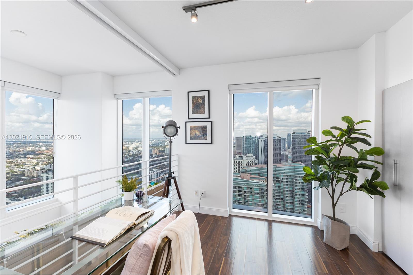60 SW 13th St #4613 Miami, FL 33130