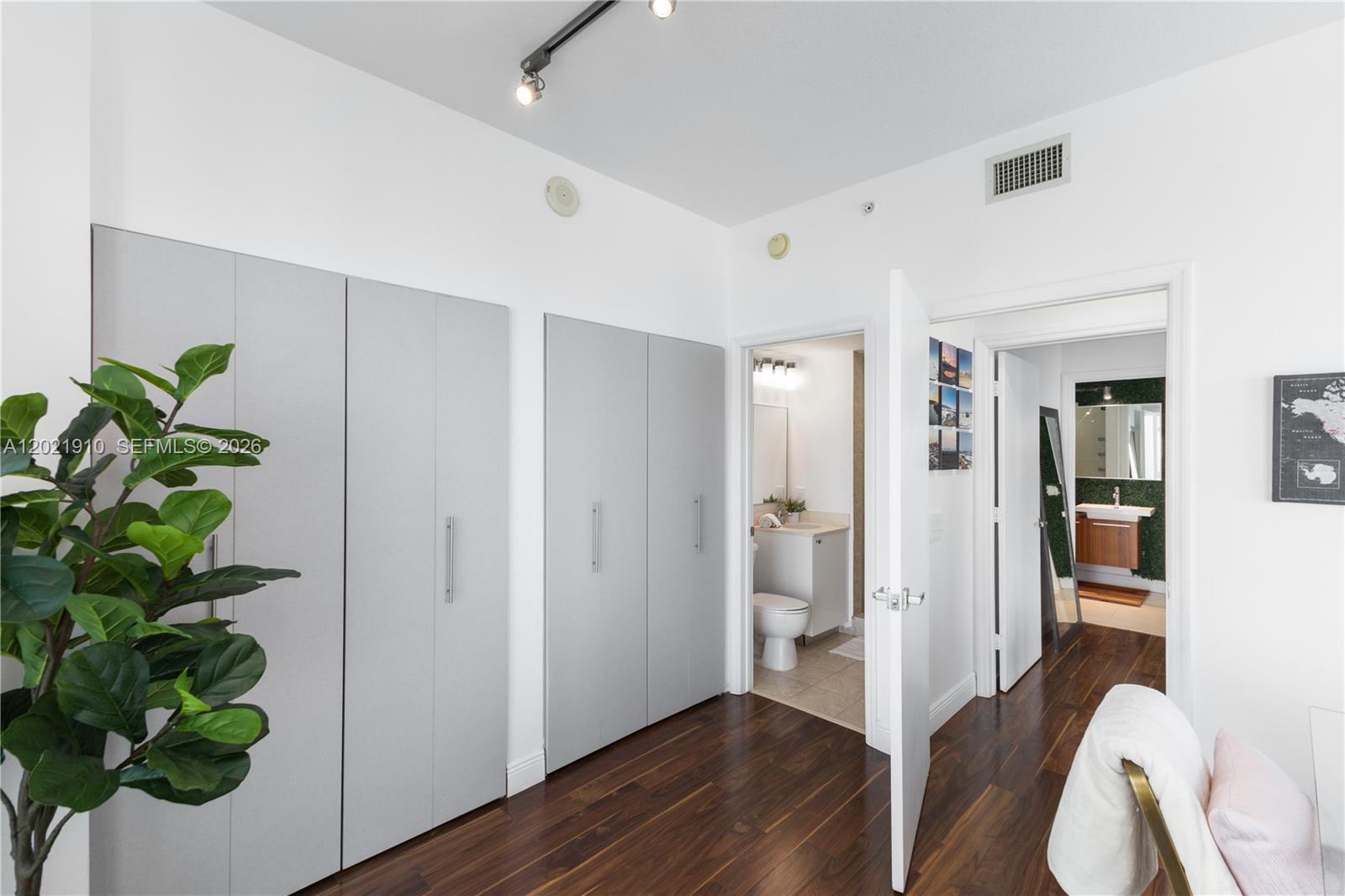 60 SW 13th St #4613 Miami, FL 33130
