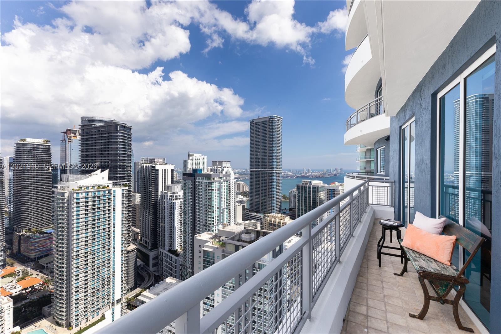 60 SW 13th St #4613 Miami, FL 33130