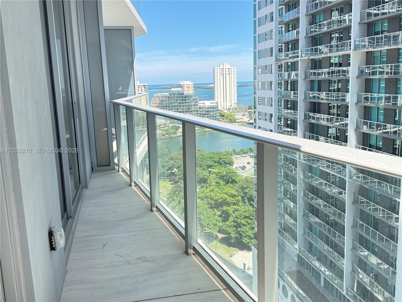 77 SE 5th St #2111 Miami, FL 33131