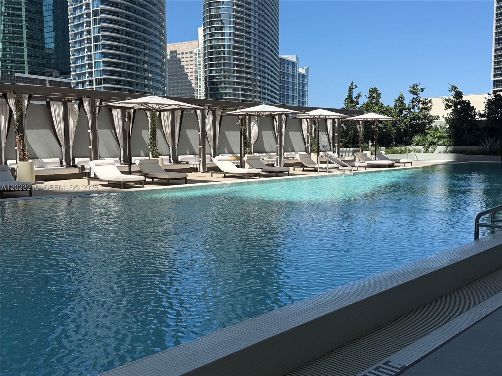 77 SE 5th St #2111 Miami, FL 33131