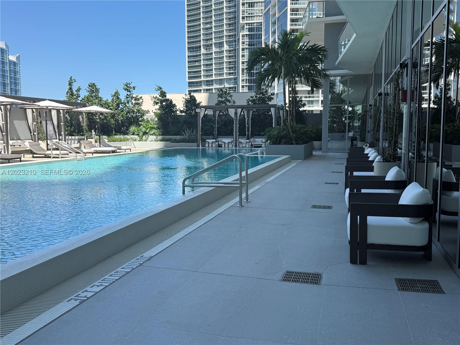 77 SE 5th St #2111 Miami, FL 33131