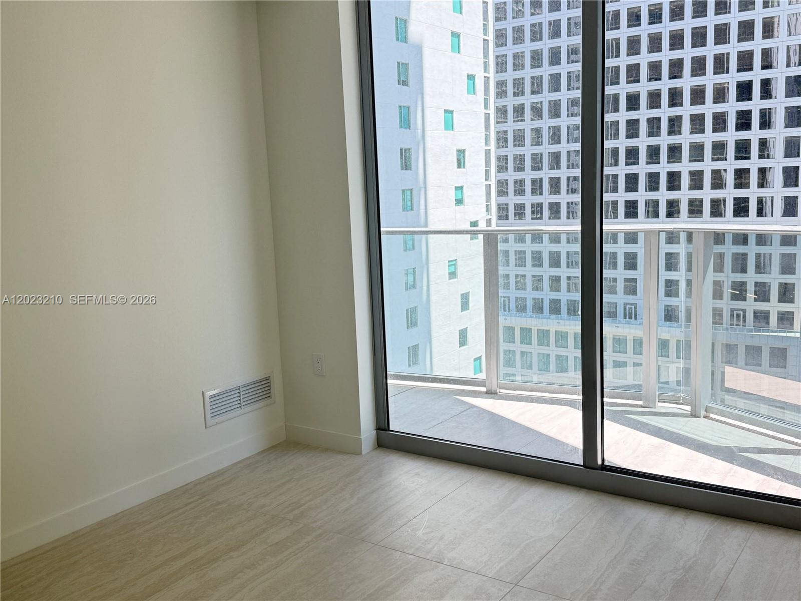 77 SE 5th St #2111 Miami, FL 33131