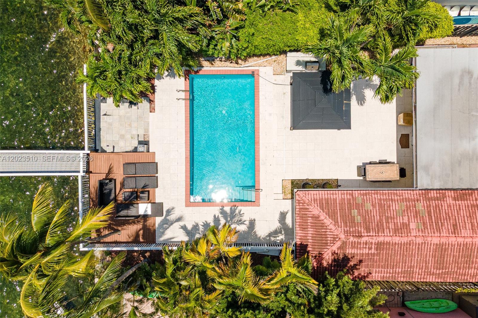 1430 Stillwater Dr #1430 Miami Beach, FL 33141