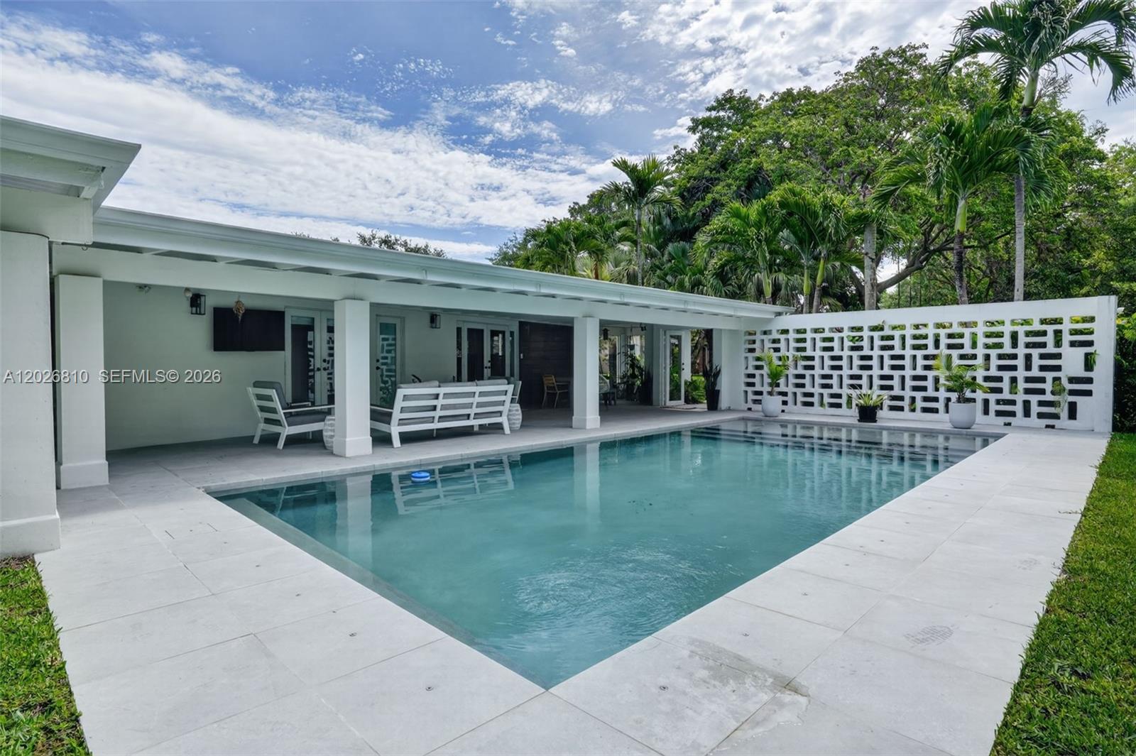 12420 SW 69th Ave Pinecrest, FL 33156