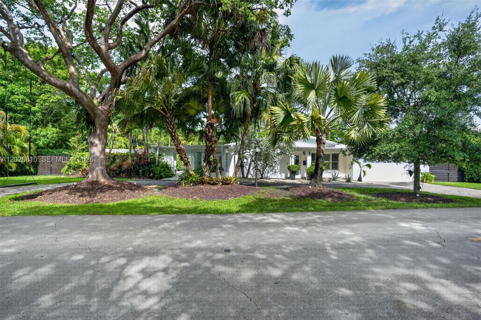 12420 SW 69th Ave Pinecrest, FL 33156