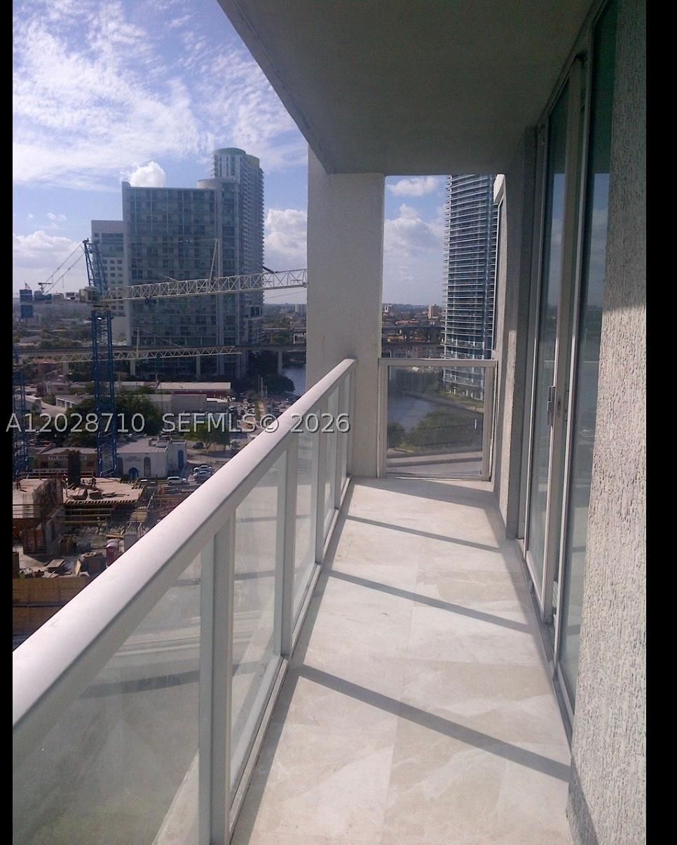 image 500 Brickell West10