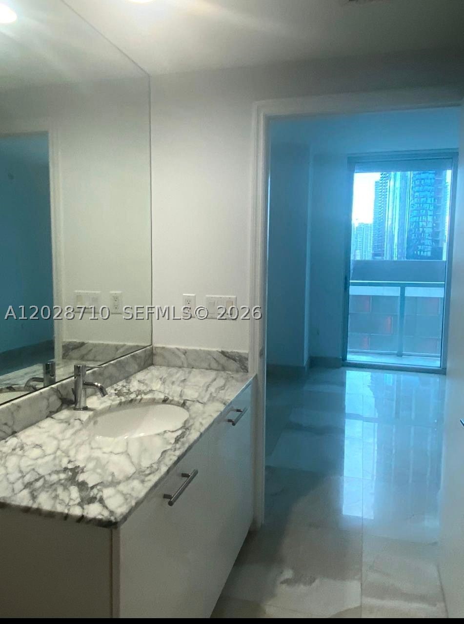image 500 Brickell West11