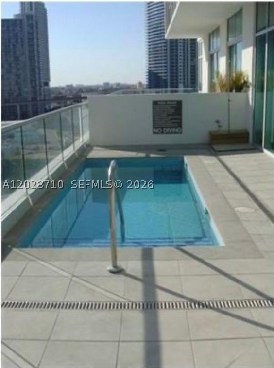 image 500 Brickell West21