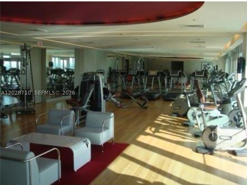 image 500 Brickell West24