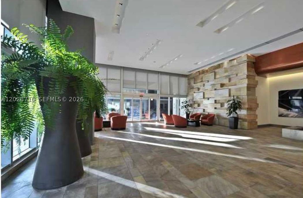 image 500 Brickell West25
