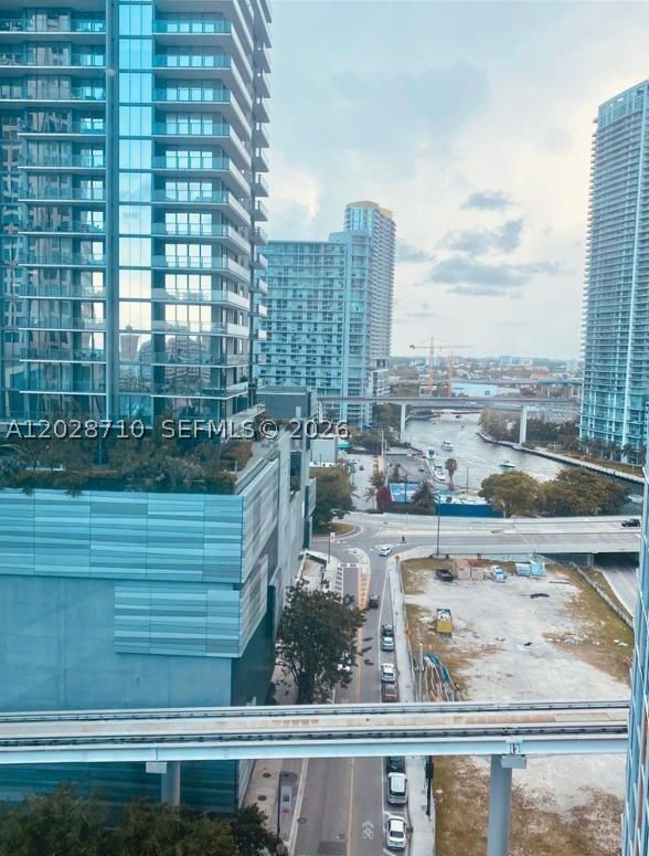 image 500 Brickell West30