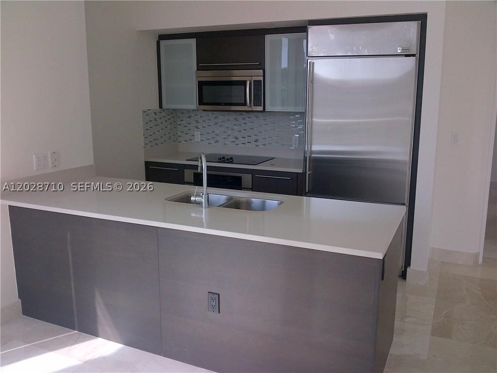 image 500 Brickell West3