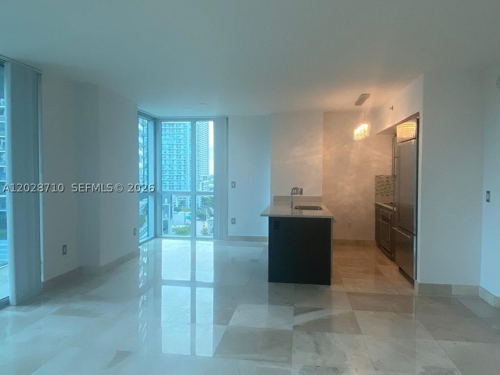 image 500 Brickell West7