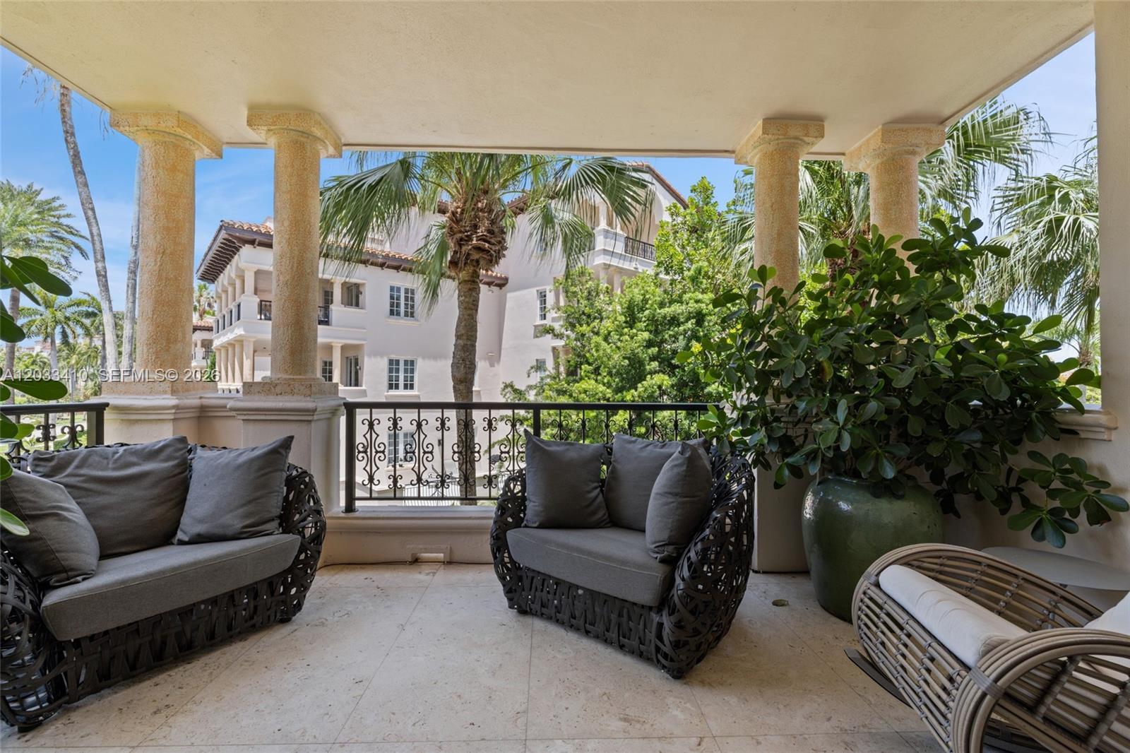 19122 Fisher Is #19122 Miami Beach, FL 33109